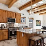 Bonita - Inviting Home, Walk To The Plaza